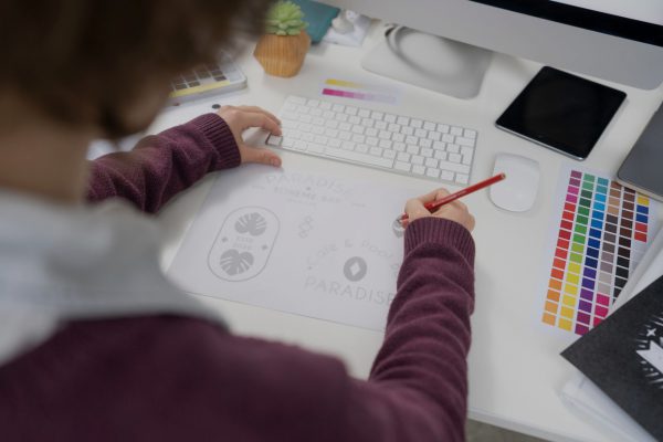 How to incorporate cultural elements into international logo design